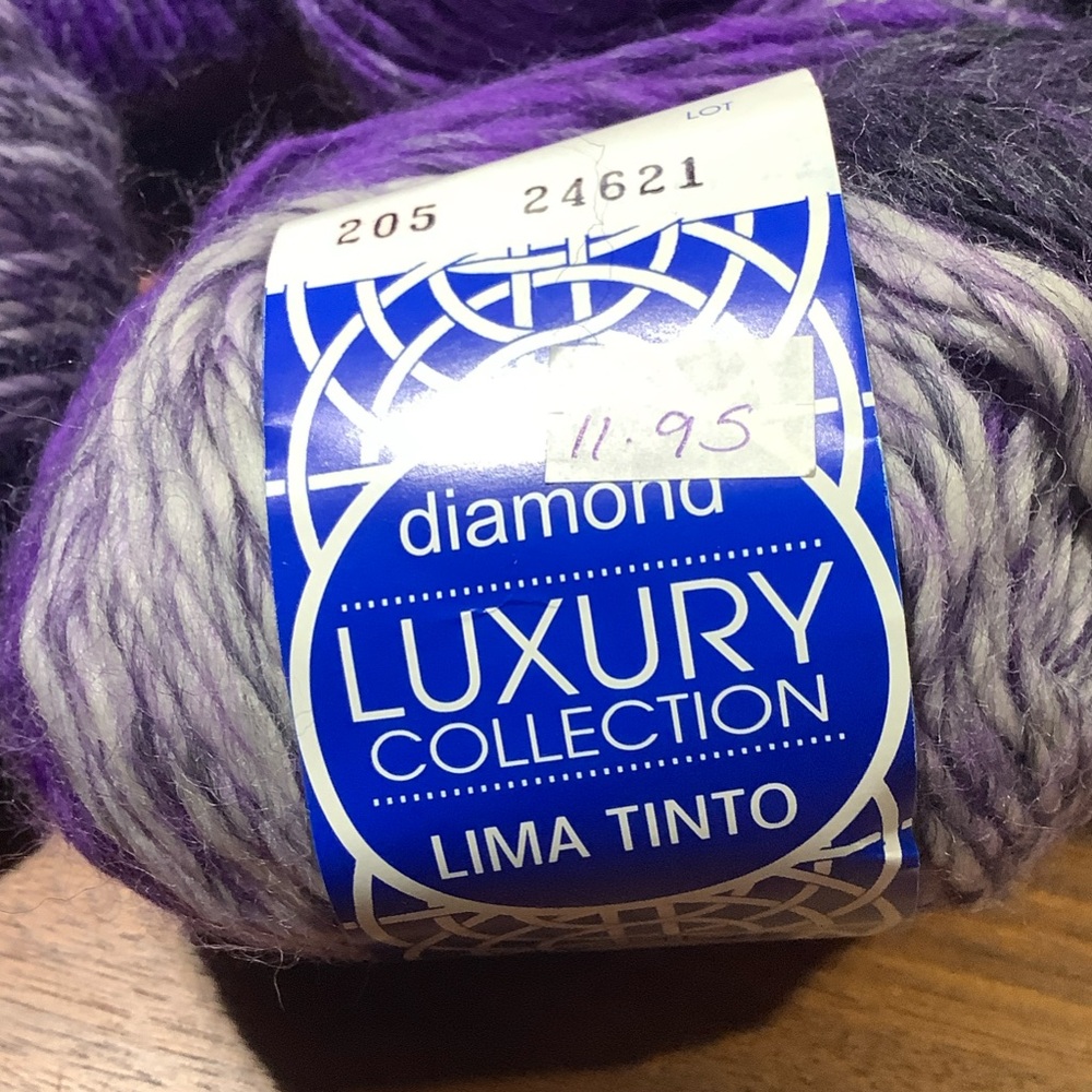 Diamond Luxury Collection Yarn in Purple and Gray